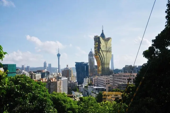 2025年新澳门和香港天天免费精准大全全面释义、专家解析解释和落实与警惕虚假宣传